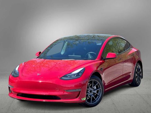 Used 2023 Tesla Model 3 Standard Range RWD image 1