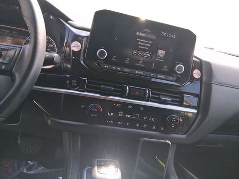 Used 2025 Nissan Pathfinder SV AWD/4WD image 15
