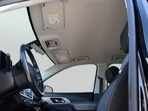 Used 2020 Chevrolet Traverse LT FWD image 40