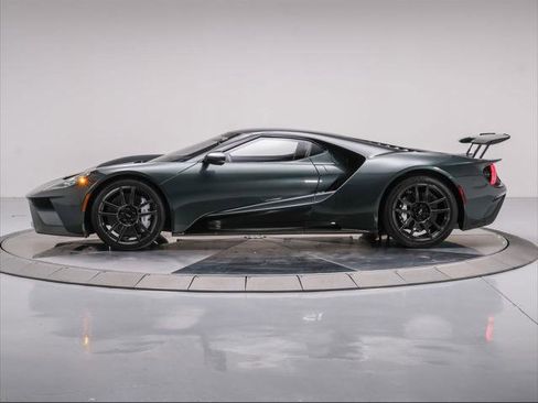 Used 2022 Ford GT image 2
