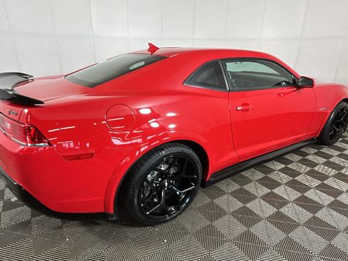 Used 2015 Chevrolet Camaro Z/28 RWD image 3