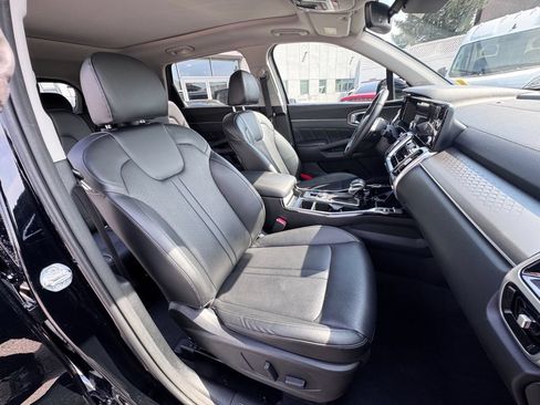 Used 2023 Kia Sorento SX AWD/4WD image 19