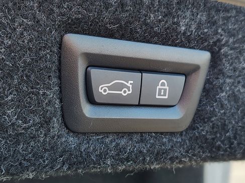 Used 2023 BMW 530i w/ Convenience Package image 8