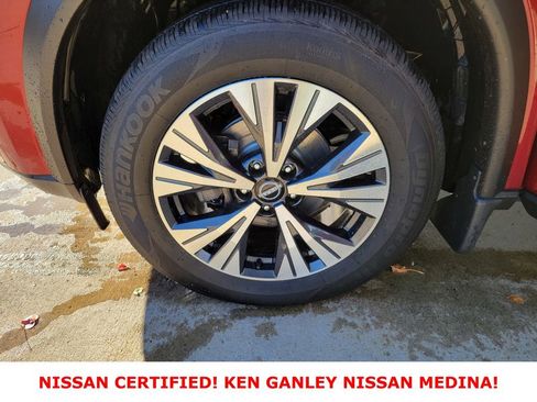 Certified 2023 Nissan Rogue SV image 18