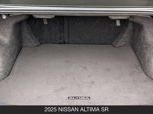 Used 2025 Nissan Altima 2.5 SR FWD image 23