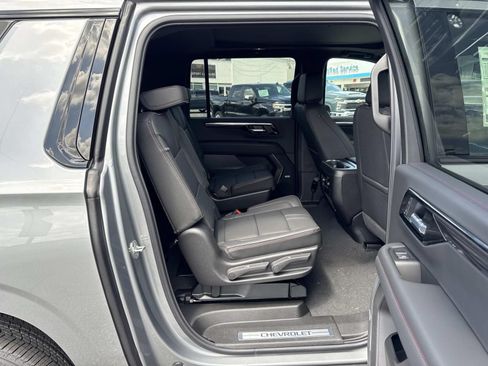 New 2026 Chevrolet Suburban RST w/ RST Capability Package AWD/4WD image 12