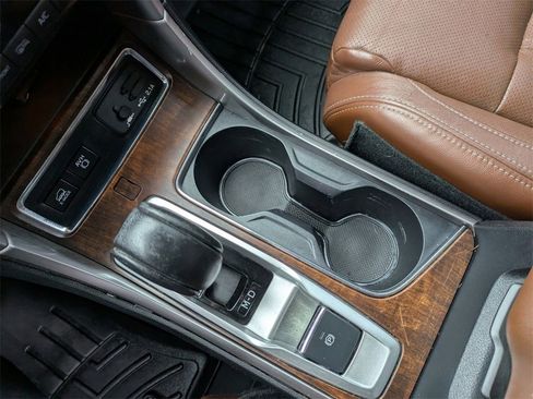 Used 2020 Subaru Ascent Touring image 30