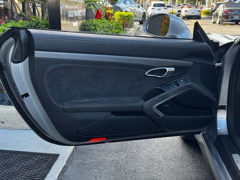 Used 2018 Porsche 911 GT3 image 17