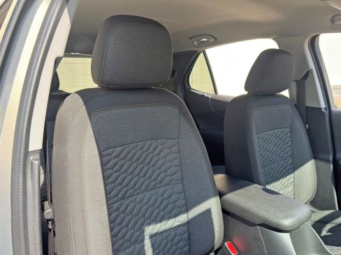 Used 2018 Chevrolet Equinox LT FWD image 30