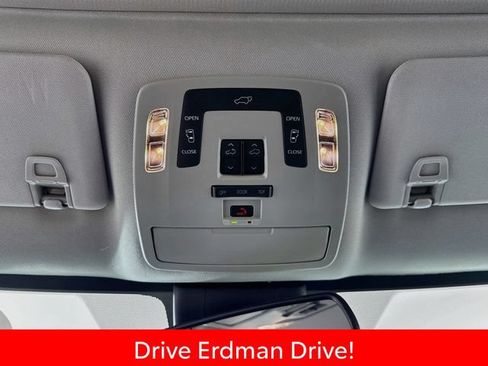 Certified 2025 Toyota Sienna XLE FWD image 18