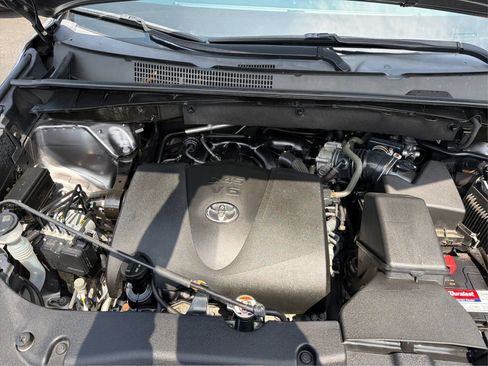 Used 2018 Toyota Highlander XLE w/ Protection Package #3 AWD/4WD image 11