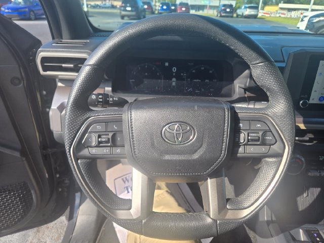Used 2025 Toyota Tacoma TRD Sport AWD/4WD image 17
