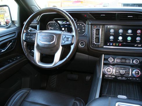 Used 2021 GMC Yukon Denali w/ Denali Premium Package image 13