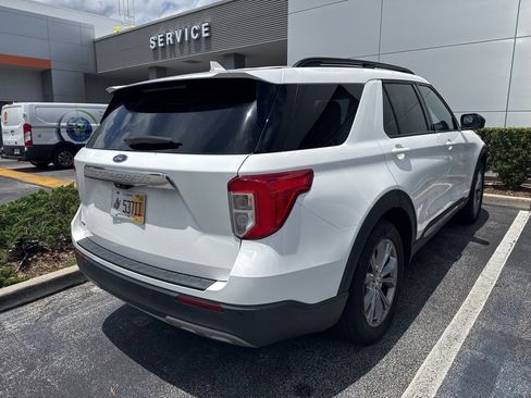 Used 2023 Ford Explorer XLT w/ Equipment Group 202A RWD image 3