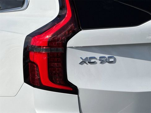 New 2026 Volvo XC90 B5 Plus image 27