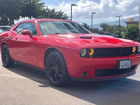 Used 2018 Dodge Challenger R/T w/ Blacktop Package image 2