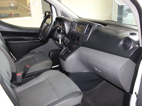 Used 2020 Nissan NV200 S FWD image 24