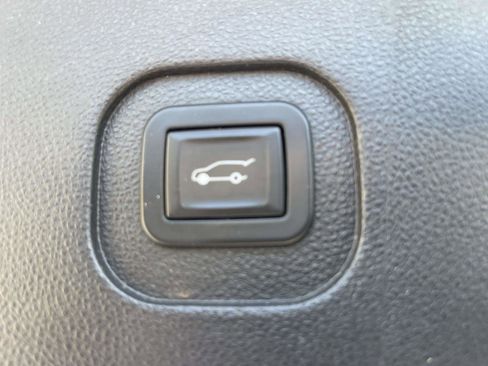 Used 2015 GMC Terrain SLT w/ Open Road Package image 10