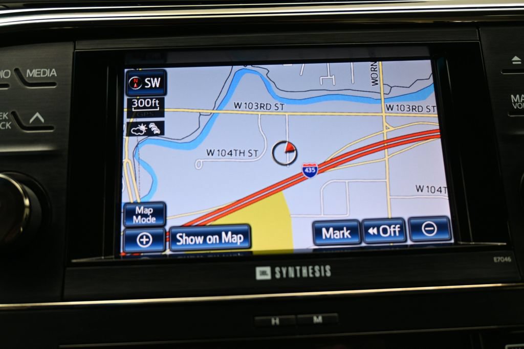 Used 2013 Toyota Avalon Limited FWD image 16