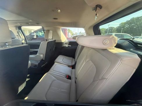 Used 2024 Ford Expedition Limited RWD image 14