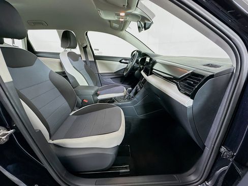 Used 2025 Volkswagen Taos S image 29