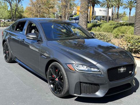 Used 2017 Jaguar XF S image 19