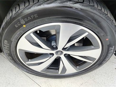 Used 2024 Audi Q8 e-tron Premium image 59