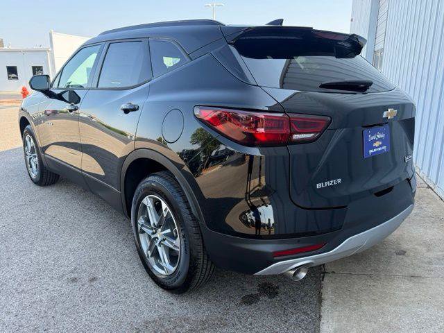 New 2026 Chevrolet Blazer LT w/ Convenience Package FWD image 2