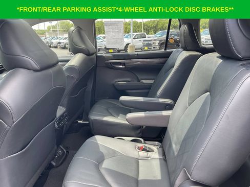 Used 2020 Toyota Highlander Platinum AWD/4WD image 14