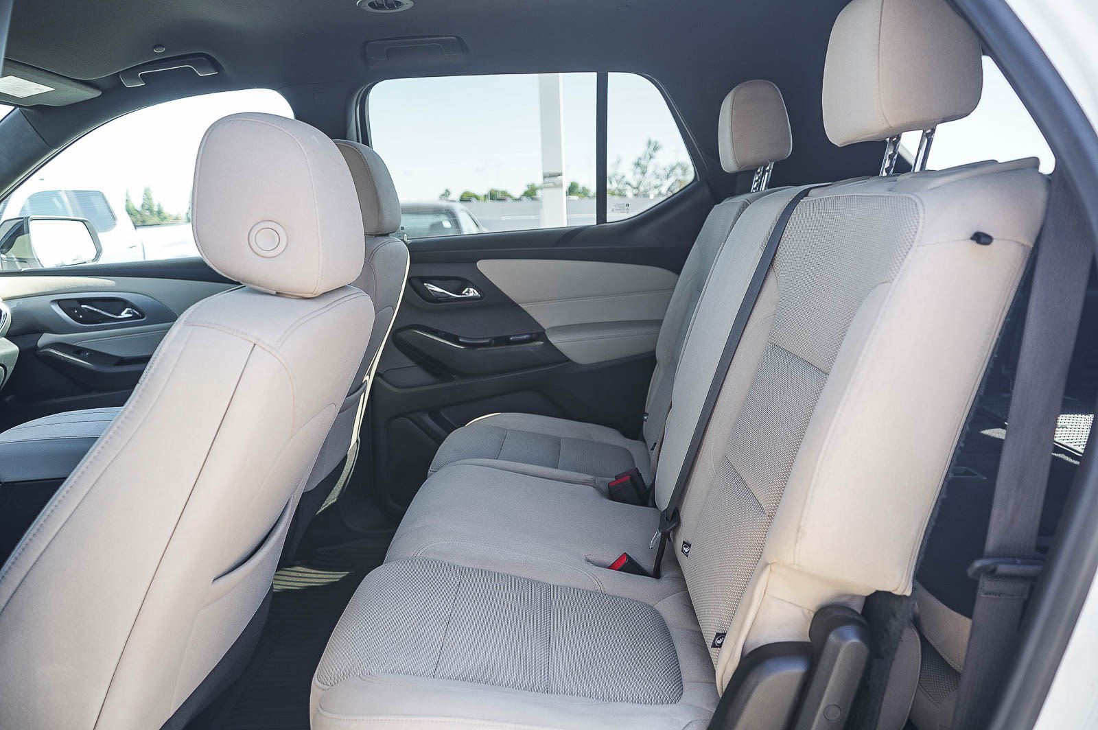Used 2023 Chevrolet Traverse LS FWD image 18