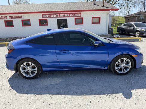 Used 2017 Honda Civic EX-T image 2