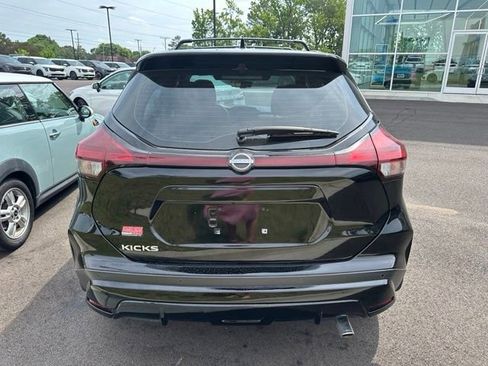 Used 2022 Nissan Kicks SR w/ Interior Electronics Package FWD image 6