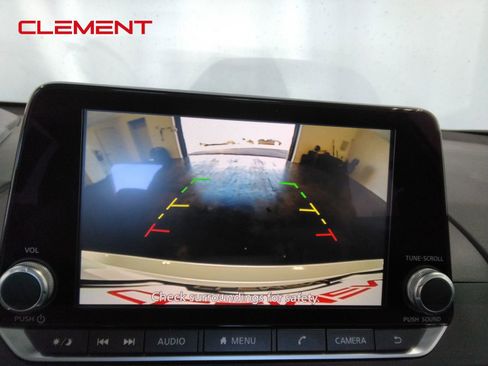 Used 2025 Nissan Altima 2.5 SV image 23