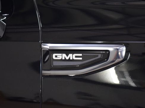Used 2023 GMC Yukon XL AT4 w/ AT4 Premium Package AWD/4WD image 16