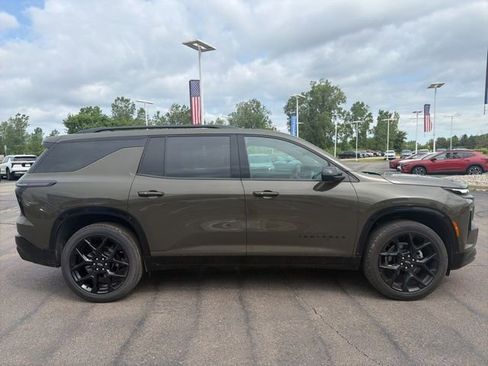 Used 2024 Chevrolet Traverse RS FWD image 4