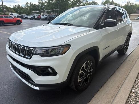 Used 2023 Jeep Compass Limited AWD/4WD image 14