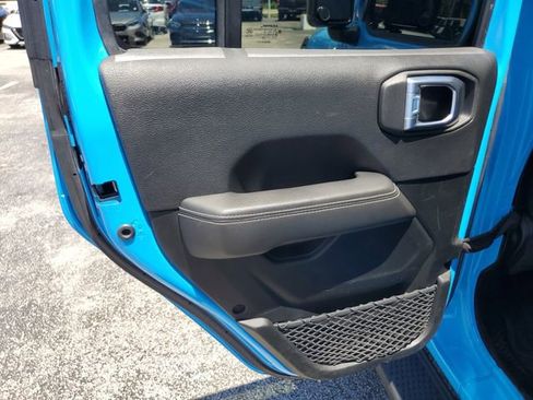 Used 2021 Jeep Wrangler Unlimited Sahara AWD/4WD image 14