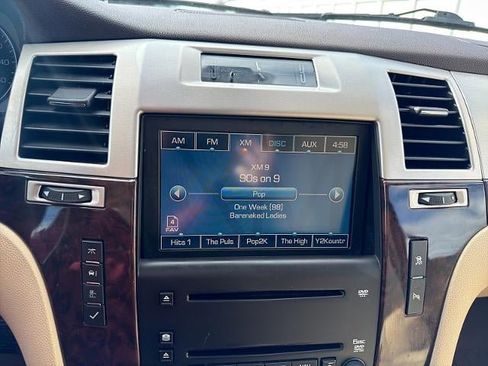 Used 2008 Cadillac Escalade AWD image 30