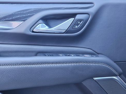 Used 2021 GMC Yukon Denali w/ Denali Premium Package image 18