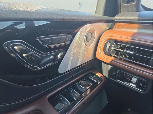 New 2025 Lincoln Aviator Reserve w/ Equipment Group 201A image 17