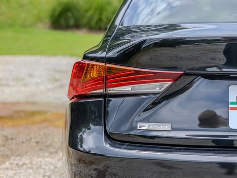 Used 2020 Lexus IS 350 F Sport w/ F Sport Package RWD image 9