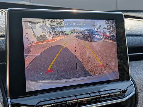 Used 2024 Jeep Compass Latitude image 21