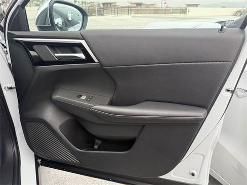New 2025 Mitsubishi Outlander SE image 26