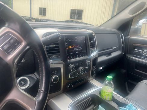 Used 2018 RAM 3500 Laramie w/ Convenience Group AWD/4WD image 4