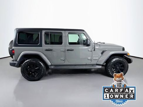 Used 2018 Jeep Wrangler Unlimited Sahara AWD/4WD image 5