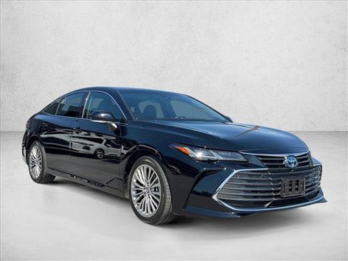 Used 2022 Toyota Avalon Limited w/ Advanced Safety Package FWD image 3