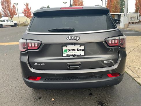 Used 2020 Jeep Compass Latitude image 12