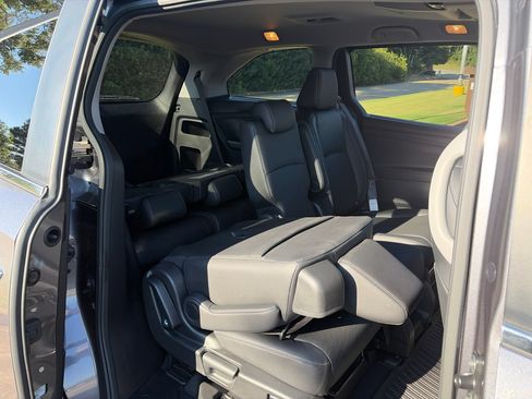 Used 2022 Honda Odyssey Touring image 4