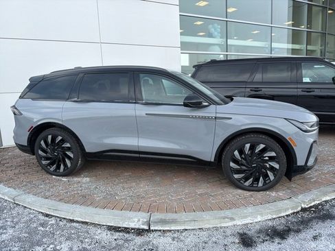 New 2026 Lincoln Nautilus Reserve image 2