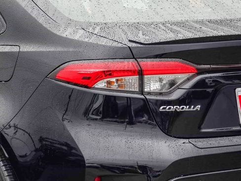 Used 2025 Toyota Corolla SE image 7